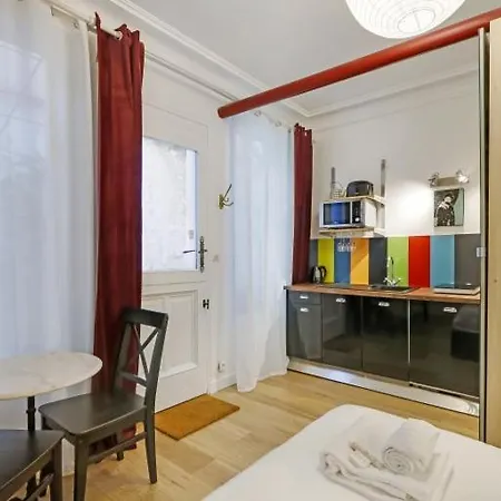 A Sweet In Montparnasse - Boulevard Du Montparnasse